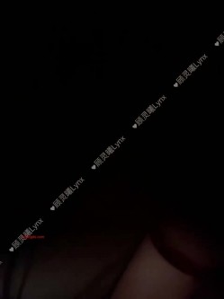 穷人女神金主母狗！巨乳绿茶婊【顾灵曦】私拍福利，吃屌车震道具自慰，被土豪无套射了满背 截图2