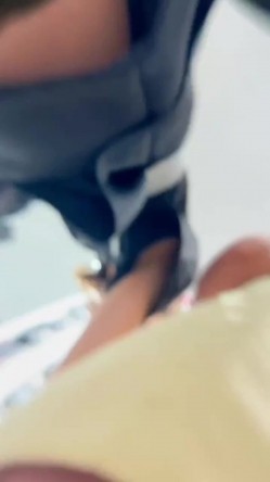 商城饰品店跟随偷窥高颜小少妇 皮肤白皙 大屁屁饱满 浅蓝色小内内卡的很紧 截图5