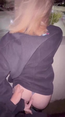 《重磅炸弹 全站无水首发》30万人追踪的极品网美推特尤物kitty顶级露脸反差私拍 身材颜值天花板各种肉战3P有钱人的玩物 截图16