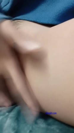 快手极品少妇【素素吖】私拍定制大尺度啪啪自慰 被眼镜大叔猛操 截图3