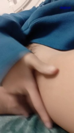 快手极品少妇【素素吖】私拍定制大尺度啪啪自慰 被眼镜大叔猛操 截图10