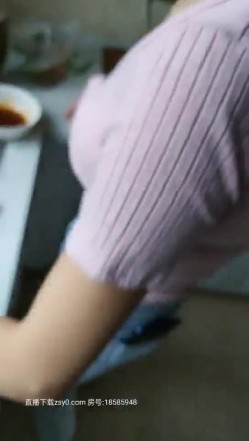 小奶猫戏精情侣精彩演绎大叔500块勾引穿得很潮的少妇上门钟点工提供性服务啪啪口爆吞精对白清晰 截图5