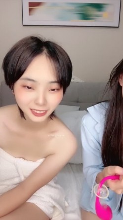 【蜜桃】这个团队真顶又新增2名校花~群P美女如云~爽 截图1