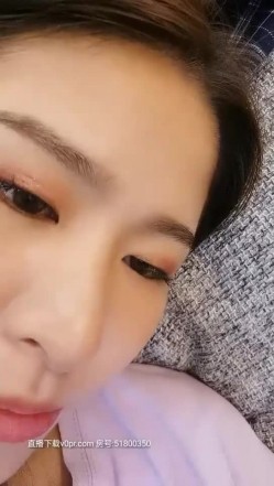 大波浪长头发颜值不错妹子和炮友啪啪，掰穴舔逼跳蛋震动翘屁股后人猛操 截图15