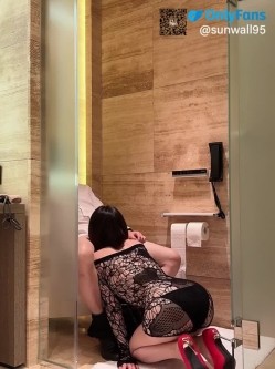 极品高颜值反差婊〖sunwall〗顶级精盆 巅峰女神，外表有多端庄床上就有多淫荡，主人的专属玩物 截图8