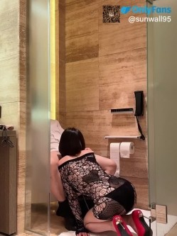 极品高颜值反差婊〖sunwall〗顶级精盆 巅峰女神，外表有多端庄床上就有多淫荡，主人的专属玩物 截图9