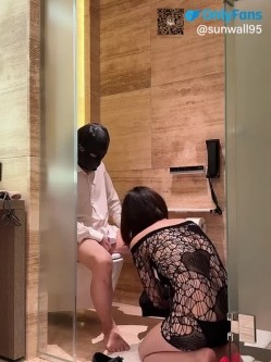 极品高颜值反差婊〖sunwall〗顶级精盆 巅峰女神，外表有多端庄床上就有多淫荡，主人的专属玩物 截图12