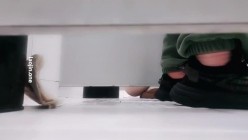 商场卫生间偷拍暗访，【公厕偷拍】，第一现场直播，各种美女雪白屁股尿湿阴毛 截图13