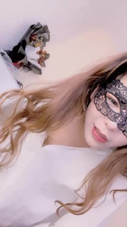 【狐狸不是妖啊】宝马御姐 与金主楼道露出野战 户外车震 双女自慰道具爆浆 截图5