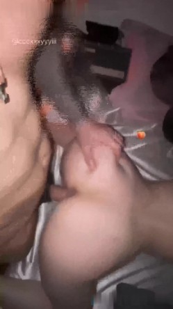 极品调教博主，【狗爹和小桃】小母狗超骚，付费群，这妹子的巨乳是真的顶 截图15
