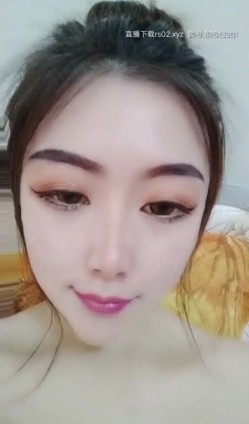 高颜值美少女『张柏芝表妹』自摸诱惑 纤细身材 揉搓大奶子掰穴自慰 诱惑十足 截图6