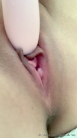 国产清纯美足M小母狗「BlackCatluna」OF露脸私拍 反差婊欲求不满自慰足交性爱多人啪啪 截图4