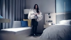 七天探花_深夜场丰满大奶美女，抠完B戴套后入推车奶子一晃一晃真诱人 截图1