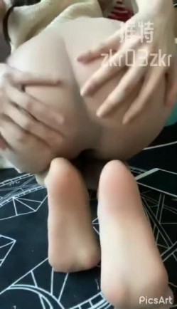 气质闷骚眼镜娘学姐『不太皮』反差福利私拍 ️高挑身材青春肉体 各种展示极度反差 道具紫薇啪啪爽歪歪 截图12