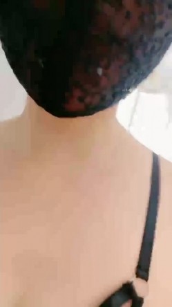 一字马女神，【文科老师】，大长腿魔鬼身材，舞蹈专业出身，高冷美女当面撒尿给你看，噼叉看逼，独此一家 截图1