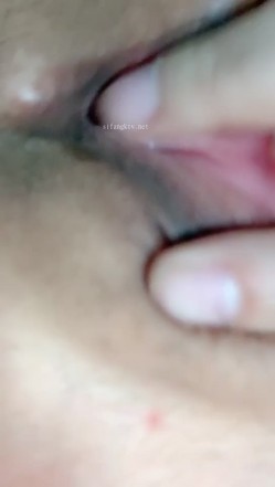 推荐，【Oni熊】，又一个大美女，越看越养眼，羞涩的露奶露逼，专属男友的少女胴体，一饱眼福真美 截图1
