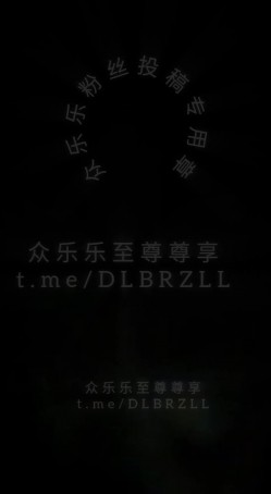 收费群粉丝 牛战士 投稿，炮王全国寻操多年约炮整理-上海花腿母狗，黑丝 截图3