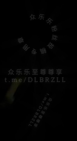 收费群粉丝 牛战士 投稿，炮王全国寻操多年约炮整理-上海花腿母狗，黑丝 截图4