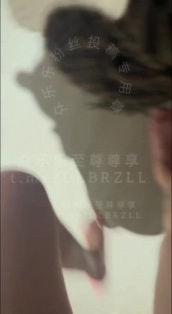 收费群粉丝 牛战士 投稿，炮王全国寻操多年约炮整理-上海花腿母狗，黑丝 截图14