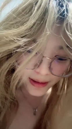 大屁股校花！一看就好想干啊 【19岁的小王】自慰 水狂喷 截图14