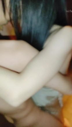 淫妻福利，91大神圈养极品骚婊，反差眼镜母狗【小懒猫】各种公共场所露出自慰3P调教 截图15