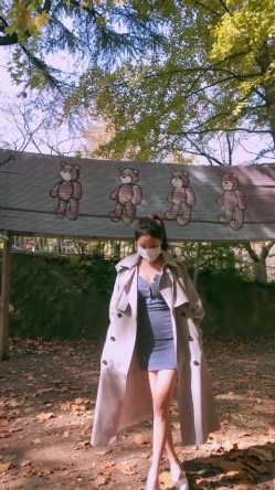 巅峰颜值女神尤物『jena』户外拍摄拾趣 甜美精致脸蛋修长雪白美腿黑丝翘臀诱惑 截图1