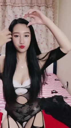 黑色白魔女 温柔七七 ，好性感的女魔头，衣装端雅-少妇知性，’啊啊哥哥，射我逼啦，好热啊‘骚逼淫语不断！ 截图1