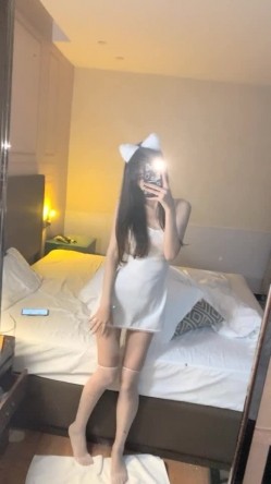 颜值区女神下海 【0咕噜0】172cm 神似都美竹 一场就上收益榜，三点尽露，美腿粉乳，人气登顶万众期待 截图2