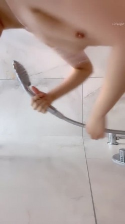 重磅！兄弟们！今年最美女神来了~【小雨儿】扣穴自慰！爽，颜值高，逼又粉，水又多 截图7