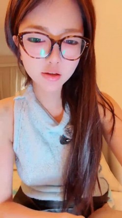 阿黑颜顶级校花【甜心宝贝】内卷下海，肛塞，道具自慰，爽到翻白眼，喷水 截图5