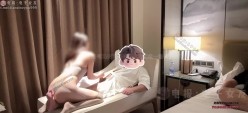 推特新晋高质量NTR绿帽夫妻明星颜值极品淫妻「ROSEWU」【NTR人妻系列】情趣的极限拉扯 女上位第一视角 双机位 截图11