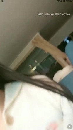 萝莉控福音，超级可爱的小萝莉，小穴粉得过分了，嘤嘤嘤的说话声音太卡哇伊了 截图6
