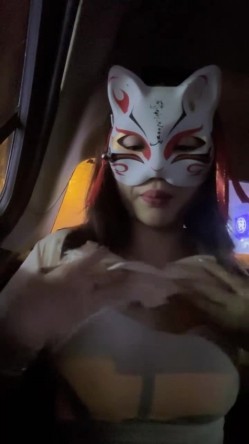 【陪我沦陷】超骚欲姐，极品美乳，户外裸奔，车震无套狂干，白花花的肉体尽情玩弄，推荐！ 截图5