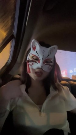 【陪我沦陷】超骚欲姐，极品美乳，户外裸奔，车震无套狂干，白花花的肉体尽情玩弄，推荐！ 截图9