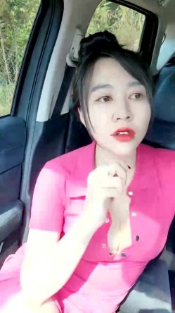 【妖精霍霍】从家中阳台到户外野战，还要车震，极品尤物御姐，美乳白虎，彻底放飞了自我 截图9