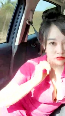 【妖精霍霍】从家中阳台到户外野战，还要车震，极品尤物御姐，美乳白虎，彻底放飞了自我 截图12