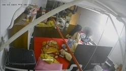 【极品稀缺 ️破解摄像头】极品服务员宿舍日常 ️小姐姐年轻美乳好坚挺 穿搭职业装制服很有气质 距离超近 高清1080P版 截图1