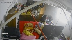 【极品稀缺 ️破解摄像头】极品服务员宿舍日常 ️小姐姐年轻美乳好坚挺 穿搭职业装制服很有气质 距离超近 高清1080P版 截图8