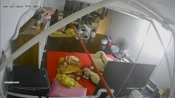 【极品稀缺 ️破解摄像头】极品服务员宿舍日常 ️小姐姐年轻美乳好坚挺 穿搭职业装制服很有气质 距离超近 高清1080P版 截图12