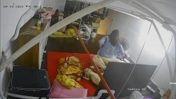 【极品稀缺 ️破解摄像头】极品服务员宿舍日常 ️小姐姐年轻美乳好坚挺 穿搭职业装制服很有气质 距离超近 高清1080P版 截图15