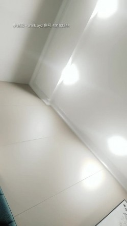 高颜值风骚少妇~小晓方~，酒店偷情，身材棒，人美逼也美，近距离高清晰观看美人穴，稍稍拨弄就出水了！ 截图4
