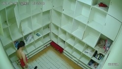 舞蹈班《监控破解》偷拍多位美女学员后台换衣服 截图14