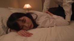 FSDSS-272 巨乳上司と童貞部下が出張先の相部屋で凄絶性交 小野夕子 截图2