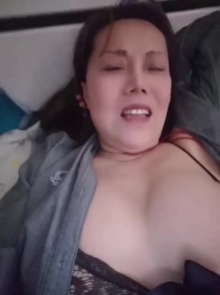 45岁的熟女阿姨· 正是豺狼饥渴的年纪来多少受多少，榨干男人们的肾 截图12