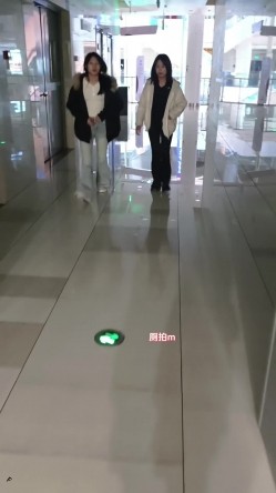 大神潜入购物中心女厕 ️近距离偷拍14位美女的各种鲍鱼 截图1