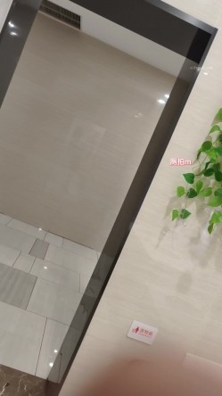 大神潜入购物中心女厕 ️近距离偷拍14位美女的各种鲍鱼 截图2