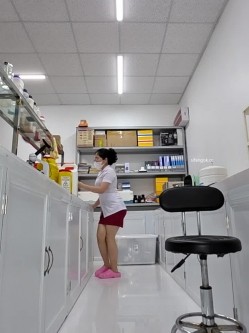 【st站】巨乳肥臀熟女药剂师『HinaLovely』上班穿着情趣内衣偷偷道具自慰流白浆 截图9