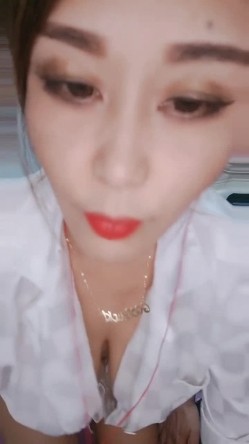 熬夜咖喱饭-风情艳主两阿姨。大奶胸胸，摇乳舞，百看不厌白皙肌肤，老能叭叭了！ 截图3