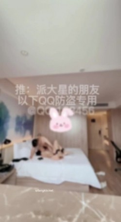 重磅5月最新！大魔王 海绵宝宝 海盗船长等四位推特网红女神人妻大战金主VIP视频小集合 截图9