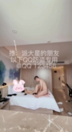 重磅5月最新！大魔王 海绵宝宝 海盗船长等四位推特网红女神人妻大战金主VIP视频小集合 截图10